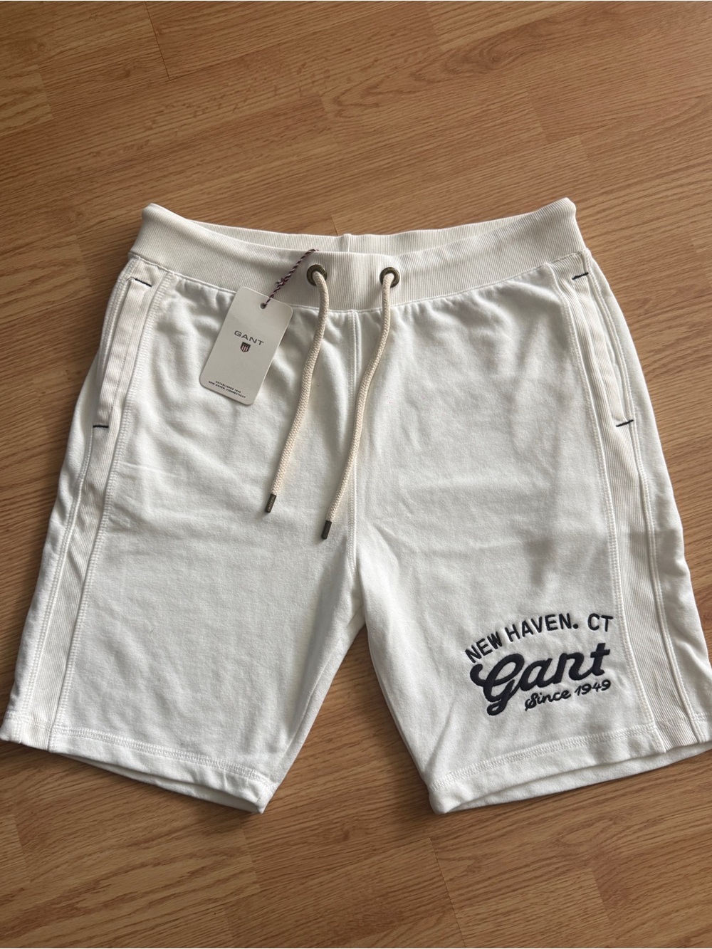 Gant Men's Cream Drawstring Logo Athletic Shorts